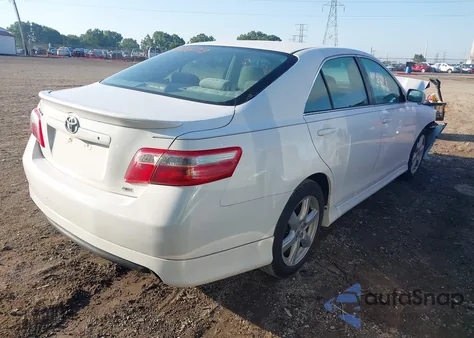 2008 Toyota Camry Se z USA, uszkodzony, nr VIN 4T1BE46KX8U789185